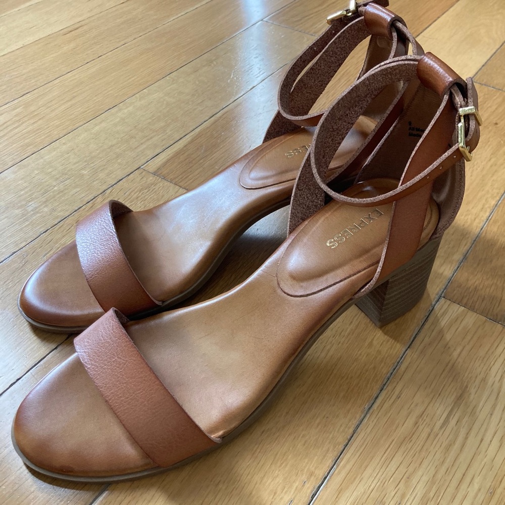 Express Size 9 Tan/Brown Sandals